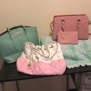 3 handbags . Very well kept and clean !